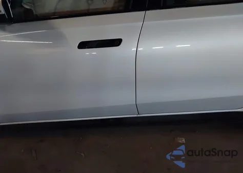 2024 BMW 750E xDrive z USA, uszkodzony, nr VIN WBA43EH02RCS79499